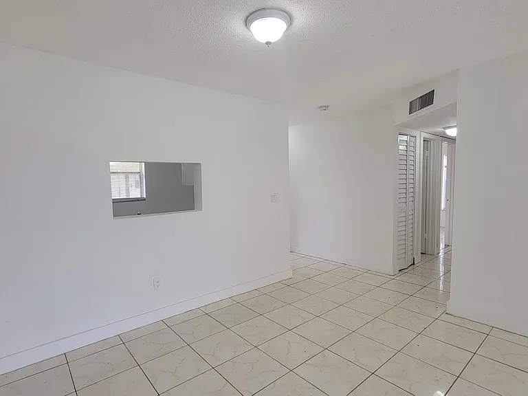 2800 NW 56th Ave #G107 — Photo 5