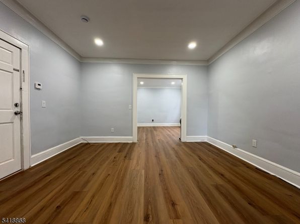 16 Jacoby St #2