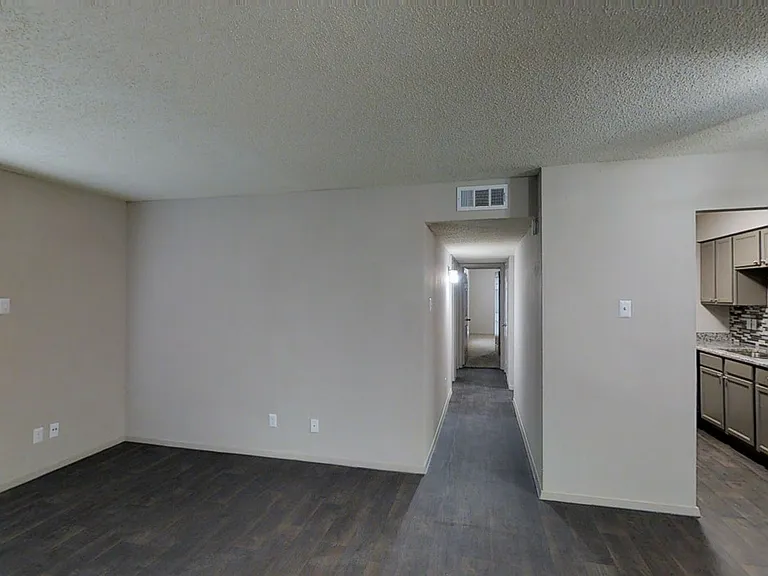 Riverbend Apartments — Photo 3