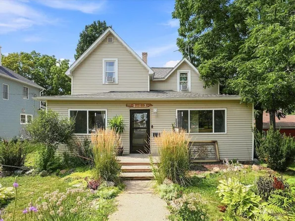 213 Amundson St N, Amery, WI 54001
