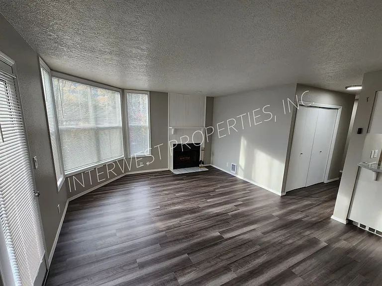 1525 SW 14th Ave — Photo 4