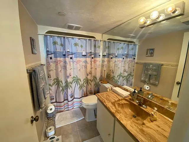 1 Oceans West Blvd #19B2 — Photo 16