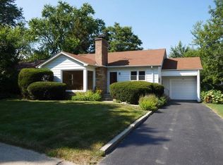 516 E Rockland Rd, Libertyville, IL 60048