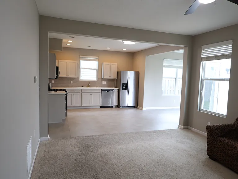 1899 Lakecrest Dr — Photo 18