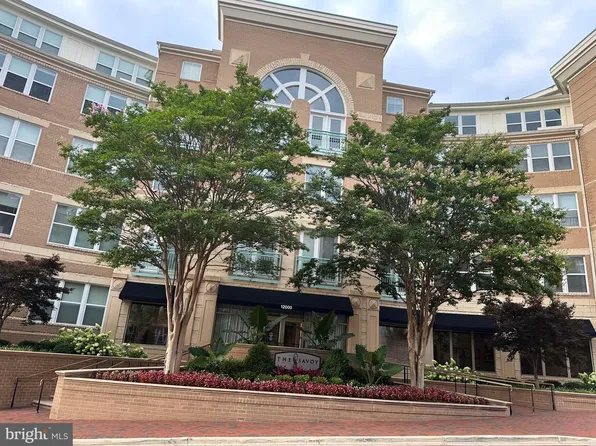 12000 Market St APT 311, Reston, VA 20190