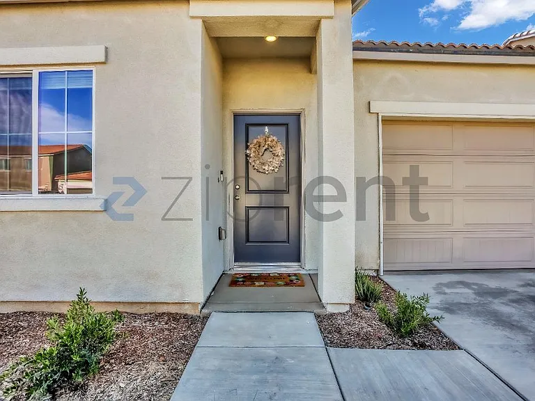 3396 N Vaughan Ave — Photo 4
