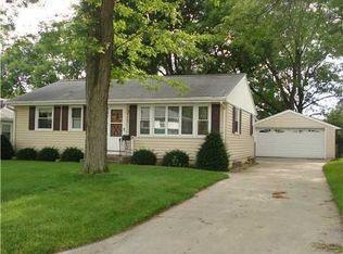 4005 Richmond Rd NE, Cedar Rapids, IA 52402