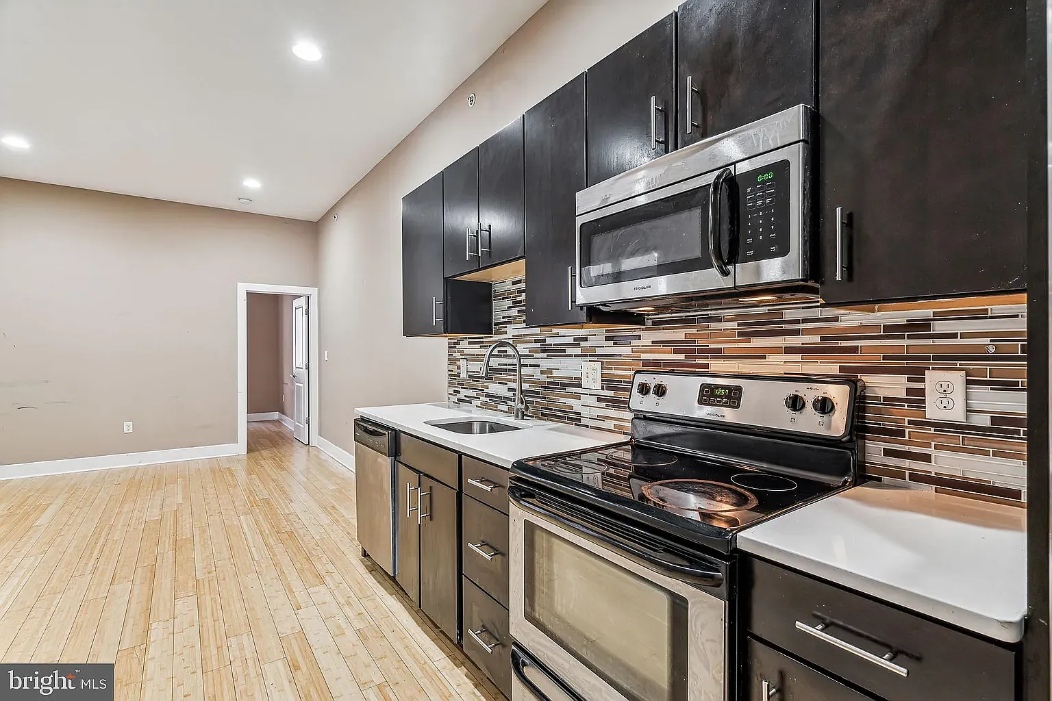 3146 N Broad St — Photo 1