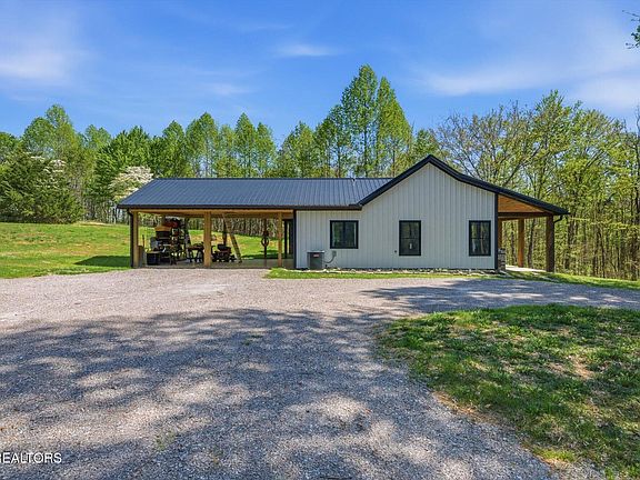 5th image of 8212 Barker Rd