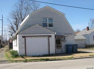 322 N 9th St, Wood River, IL 62095