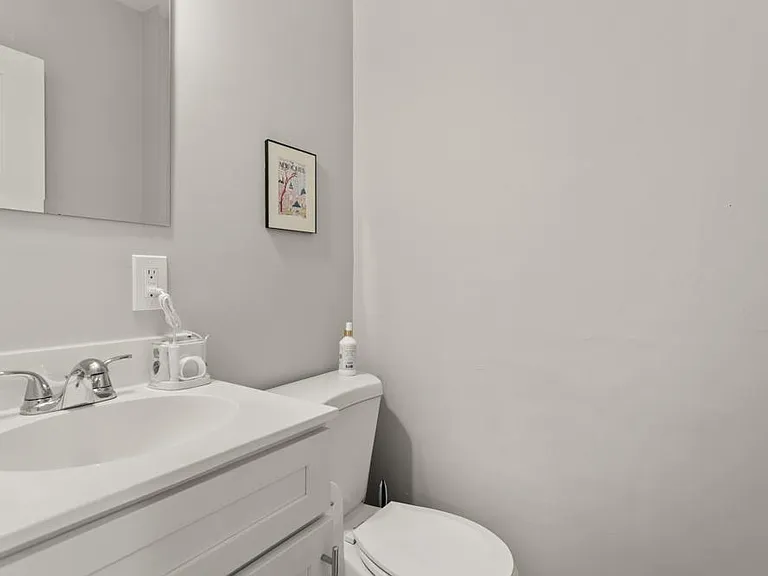 9 Bailey St #2 — Photo 15