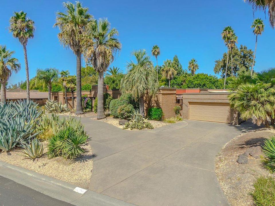 2nd image of 44366 Clubhouse Dr