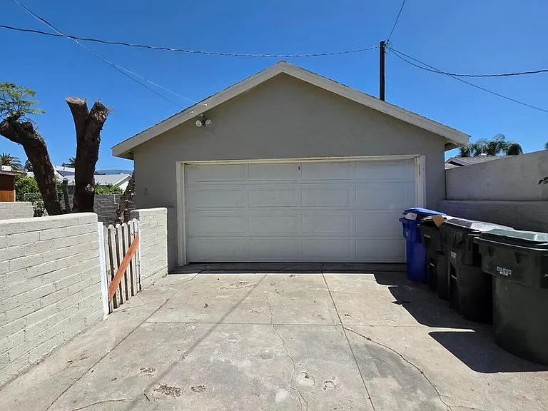 2641 N Arrowhead Ave — Photo 3
