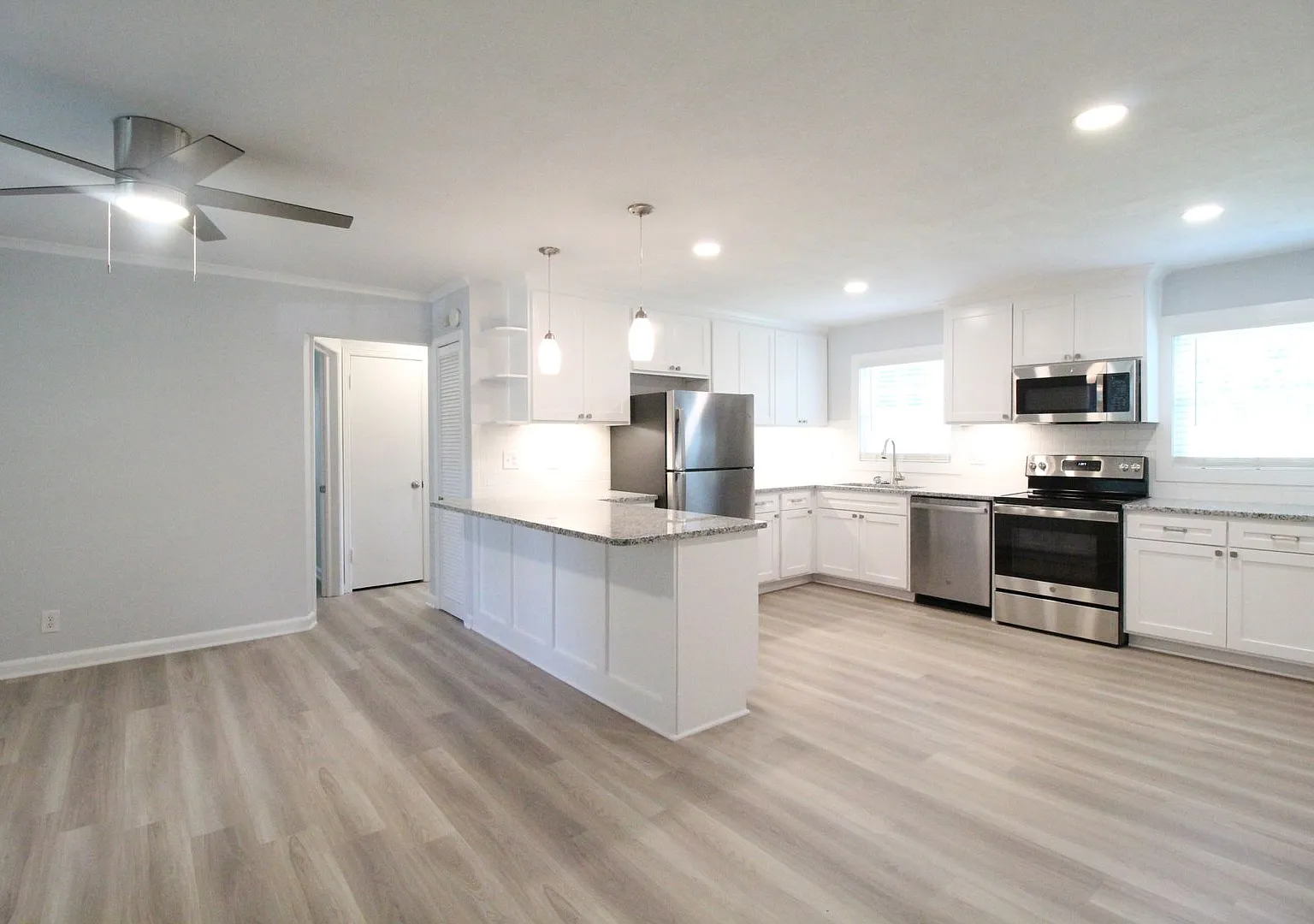 2 Bedroom 1 Bath Near KU Med — Photo 2