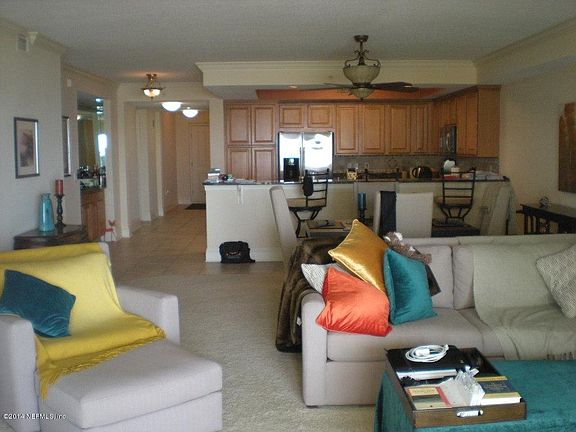 4th image of 932 1ST Street N #402