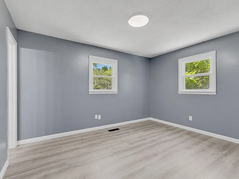 310 McDonald Dr — Photo 7