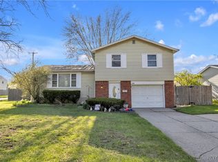 288 Shetland Dr, Williamsville, NY 14221