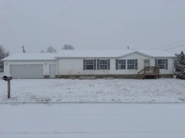 1302 Country Club Dr, Tama, IA 52339