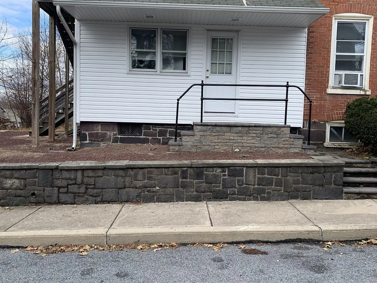2 bed, $1,300 — Photo 2