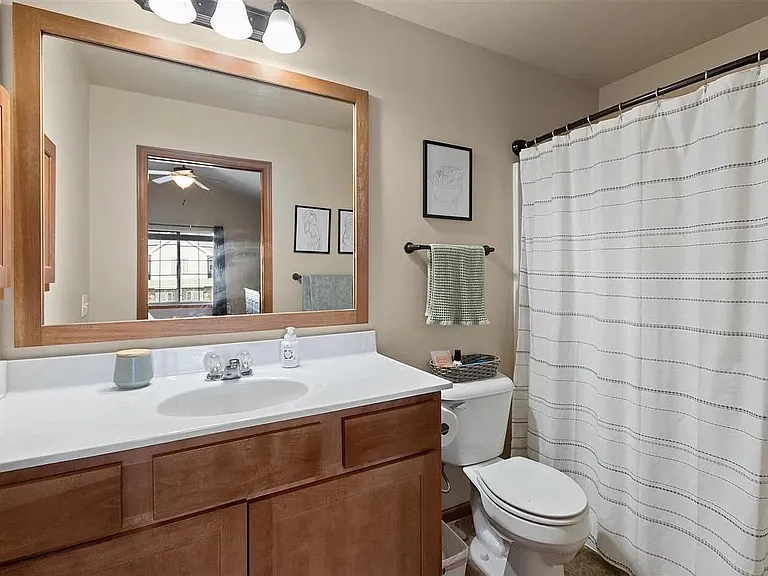 1635 Burr Dr — Photo 3