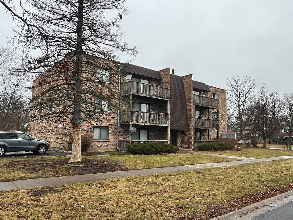 1st image of 4040 Lindenwood Dr APT 304