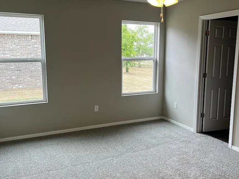 2816 W McLaren Dr — Photo 14