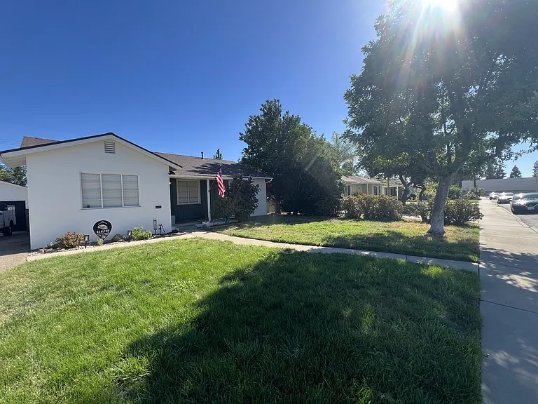 5429 Cambridge St — Photo 2