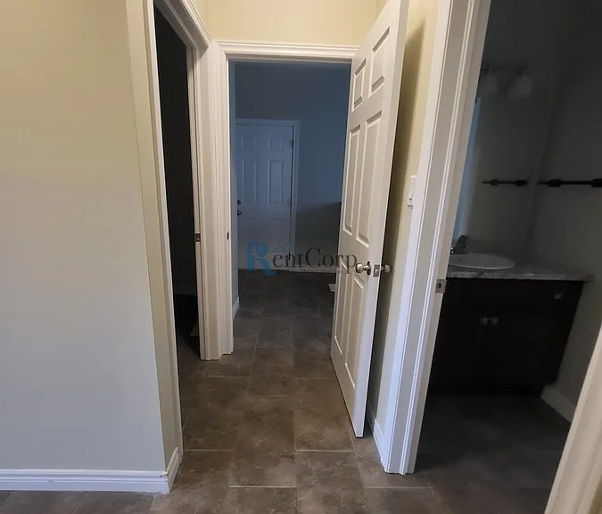 92 Thomas St #1 — Photo 8