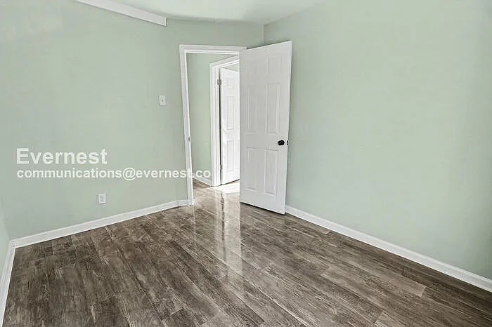 2028 13th St N — Photo 14