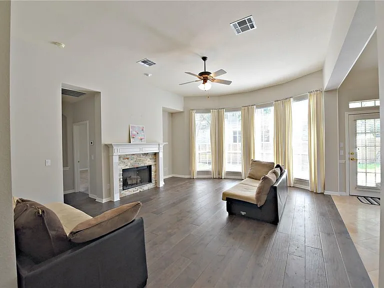9601 Aire Libre Dr — Photo 3