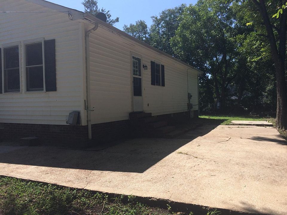 2nd image of 323 Georgia Ave