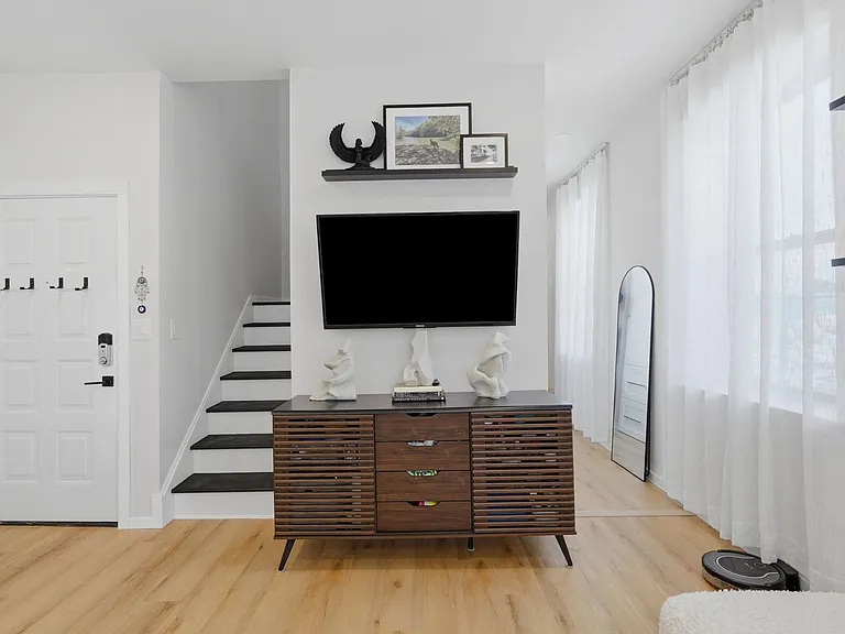 200 Central Ave #D2 — Photo 3