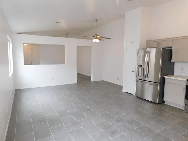 2874 W Muriel Dr — Photo 8
