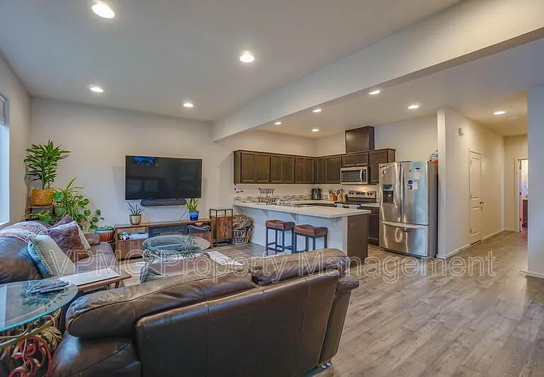 2023 NE Four Seasons Ln — Photo 4