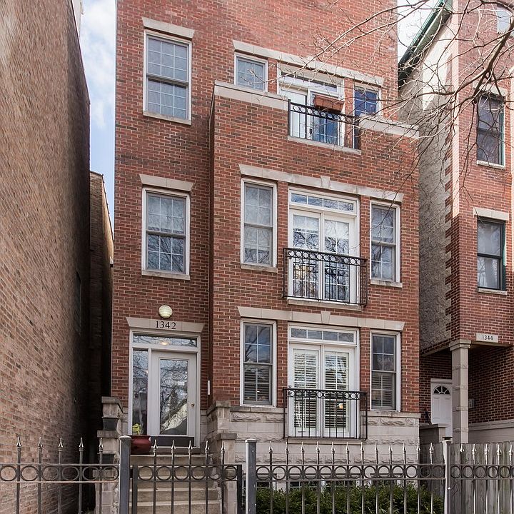 1st image of 1342 N Wolcott Ave #1