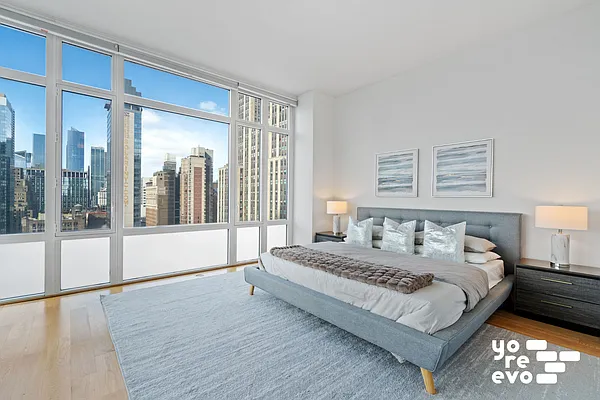 Sold by Yoreevo, LLC | media 5