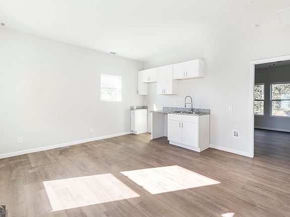 2nd image of 1635 2nd St