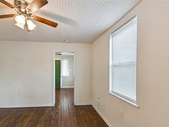 5th image of 2913 Hawkston St