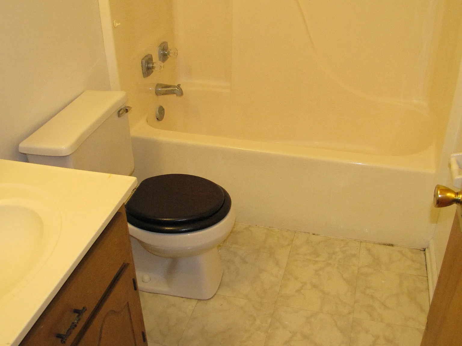 2 bed, 900 sqft, $700 — Photo 4