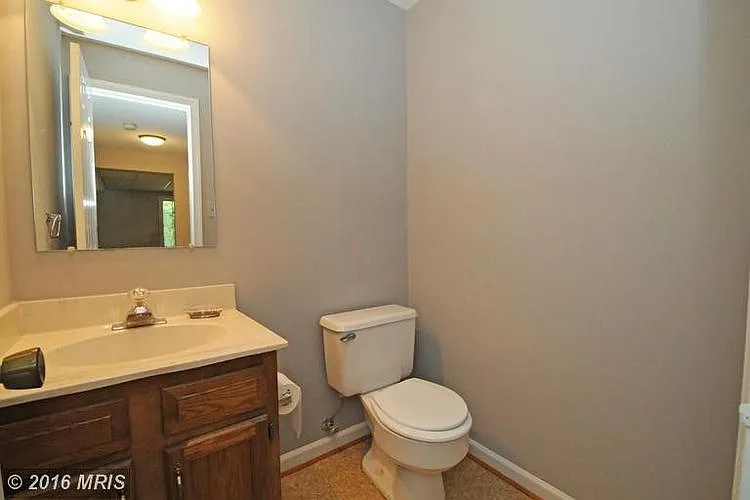 5810 Silchester St — Photo 8