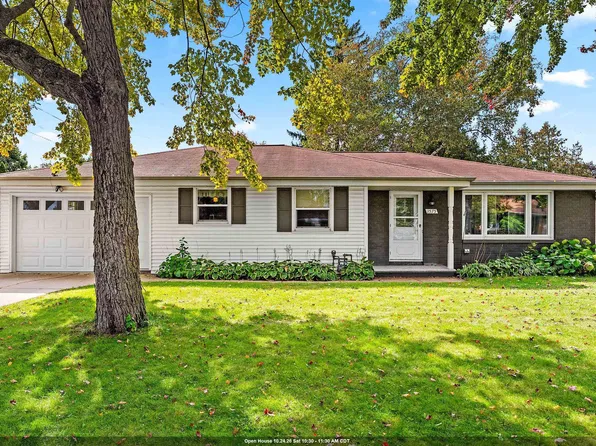 1575 Forest Glen Dr, Green Bay, WI 54304
