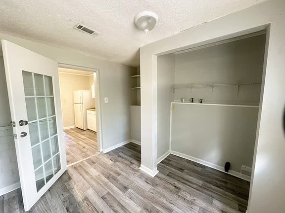 4th image of 1609 Marion St APT B