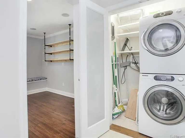 322 Castle Ave — Photo 11