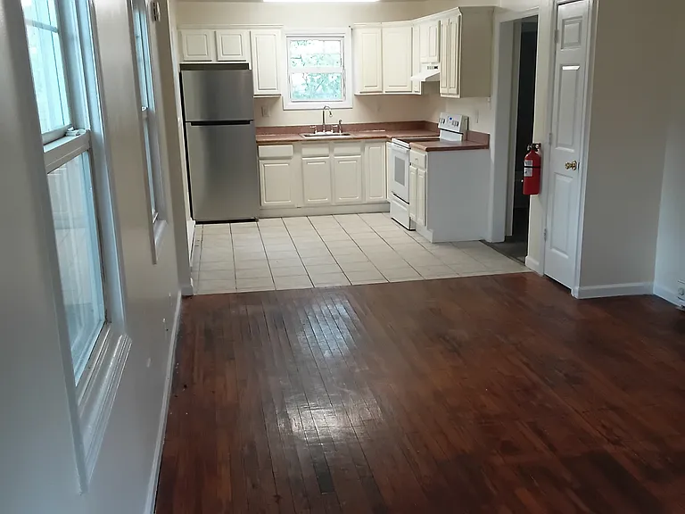 27 Cottage St #3 — Photo 4