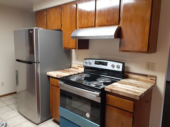 2nd image of 759 E 4th St APT A
