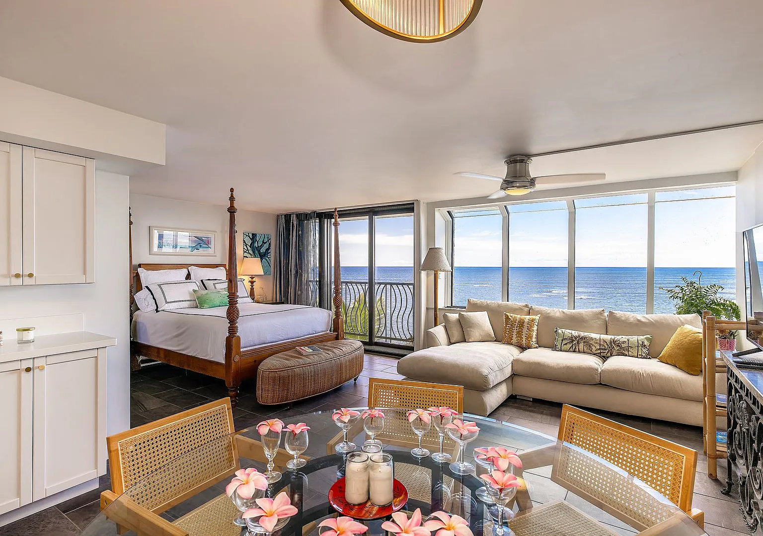 Beachfront - Furnished — Photo 3