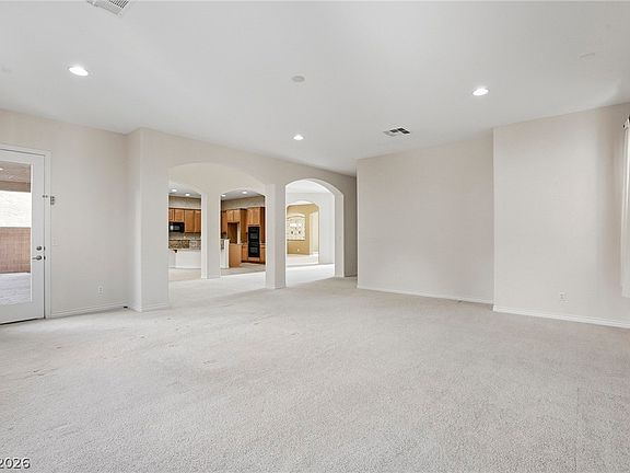 5th image of 9472 Ojibwa Ave