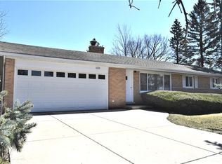 1221 Division St, Barrington, IL 60010