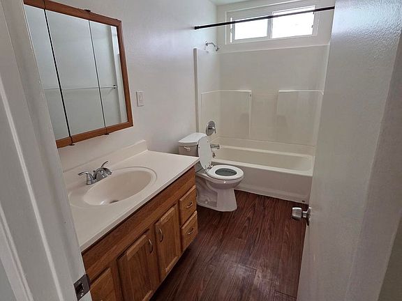 3rd image of 11506 Obert Ave #6