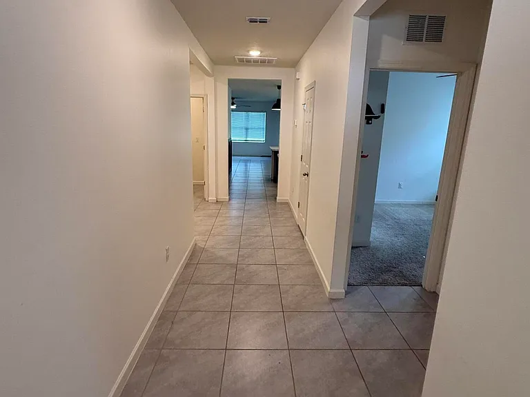 4422 Talbot Blvd — Photo 10